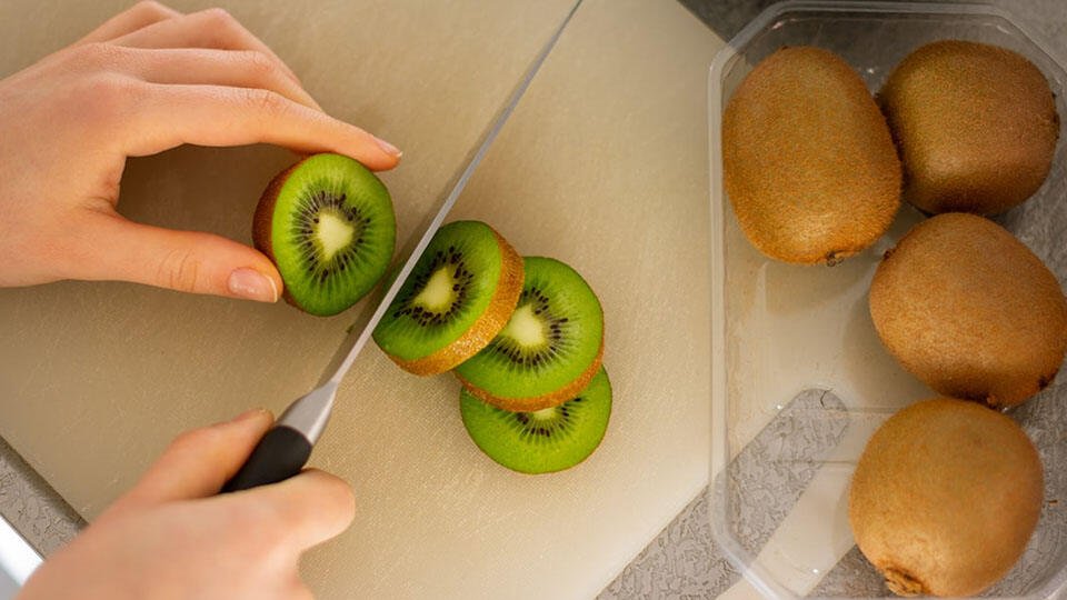 Białkowy sok z kiwi i ananasem