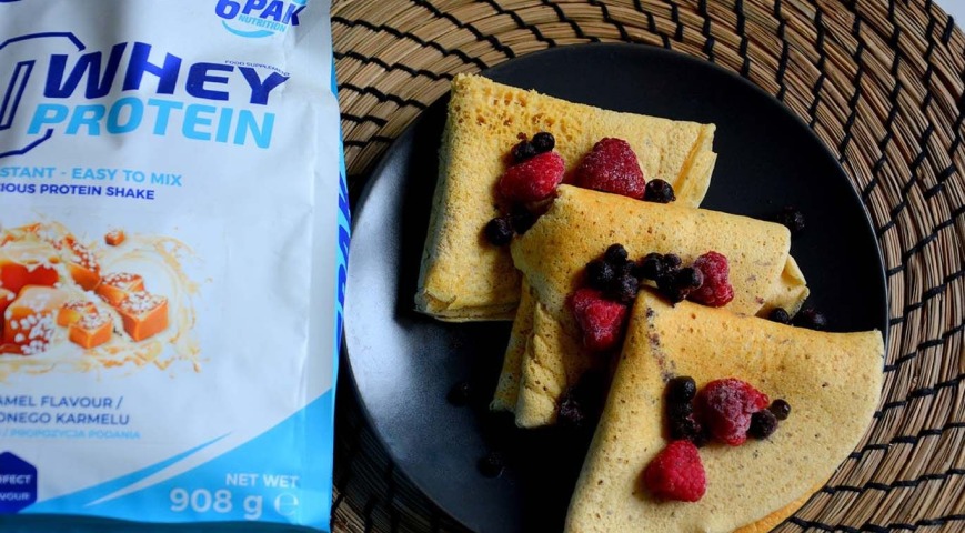 Recenzja 6PAK Nutrition 80 Whey Protein solony karmel + przepis na puszyste naleśniki