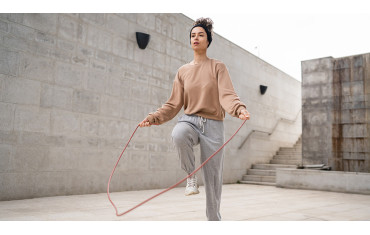 Trening na skakance - najlepsze ćwiczenia i efekty