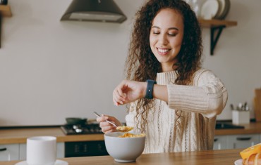 Czy można jeść po 18-tej? Kiedy jeść ostatni posiłek?