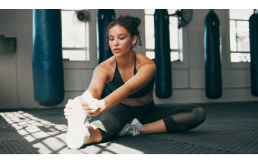 Stretching dynamiczny a statyczny - czym się różnią i który jest lepszy?