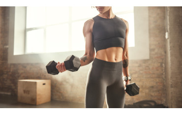 Najlepsze ćwiczenia na biceps na siłowni - 9 ćwiczeń