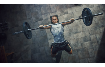 Jak poprawić wyciskanie leżąc? Top 5 błędów i ćwiczeń wspomagających