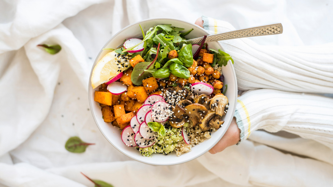 Najlepsze przepisy na buddha bowl – śniadaniowe i obiadowe bowle